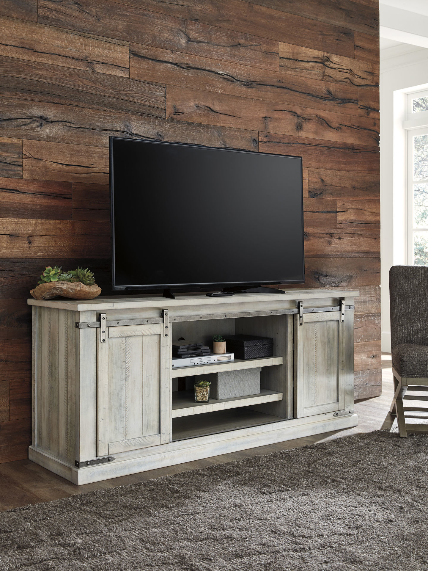 Carynhurst - White X-Large TV Stand | Kimbrell's Furniture